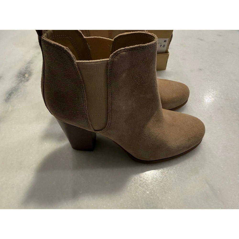 Michael Kors Evaline Heeled Bootie Women 7 Camel Suede Block Heel 40F3EVHEES - Picture 2 of 9